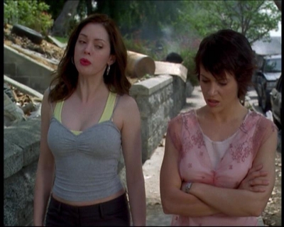 Charmed-Online-dot-net_622ItsABadBadBadBadWorldPart1-1594.jpg