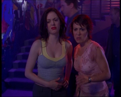 Charmed-Online-dot-net_622ItsABadBadBadBadWorldPart1-1684.jpg