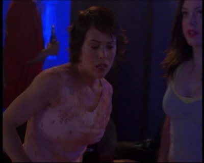 Charmed-Online-dot-net_622ItsABadBadBadBadWorldPart1-1765.jpg