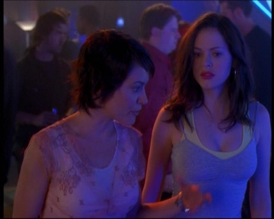 Charmed-Online-dot-net_622ItsABadBadBadBadWorldPart1-1785.jpg