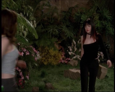 Charmed-Online-dot-net_622ItsABadBadBadBadWorldPart1-2121.jpg