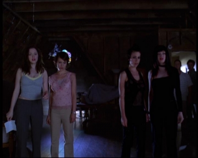 Charmed-Online-dot-net_622ItsABadBadBadBadWorldPart1-2212.jpg