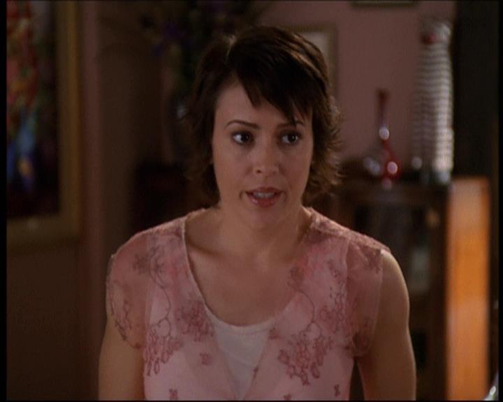 Charmed-Online-dot-net_623ItsABadBadBadBadWorldPart2-0096.jpg