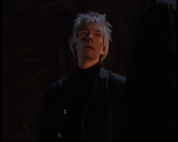 Charmed-Online-dot-net_623ItsABadBadBadBadWorldPart2-0193.jpg