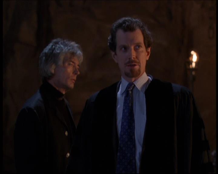 Charmed-Online-dot-net_623ItsABadBadBadBadWorldPart2-0225.jpg