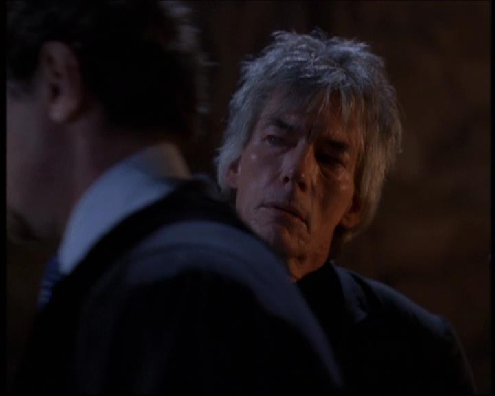 Charmed-Online-dot-net_623ItsABadBadBadBadWorldPart2-0280.jpg