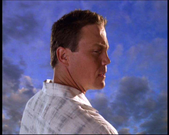 Charmed-Online-dot-net_623ItsABadBadBadBadWorldPart2-0321.jpg