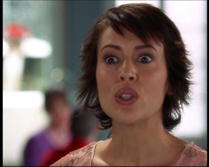 Charmed-Online-dot-net_623ItsABadBadBadBadWorldPart2-0441.jpg