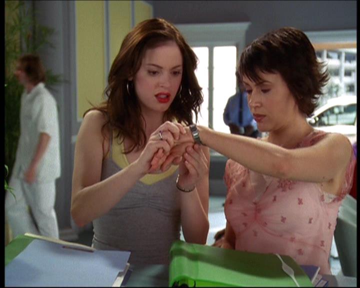 Charmed-Online-dot-net_623ItsABadBadBadBadWorldPart2-0466.jpg