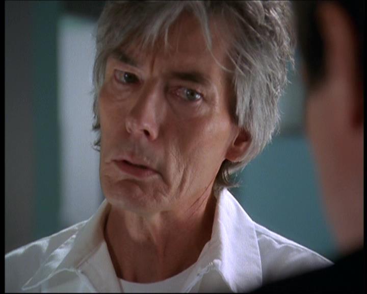 Charmed-Online-dot-net_623ItsABadBadBadBadWorldPart2-0624.jpg
