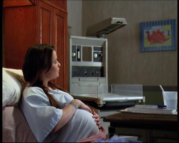 Charmed-Online-dot-net_623ItsABadBadBadBadWorldPart2-0860.jpg