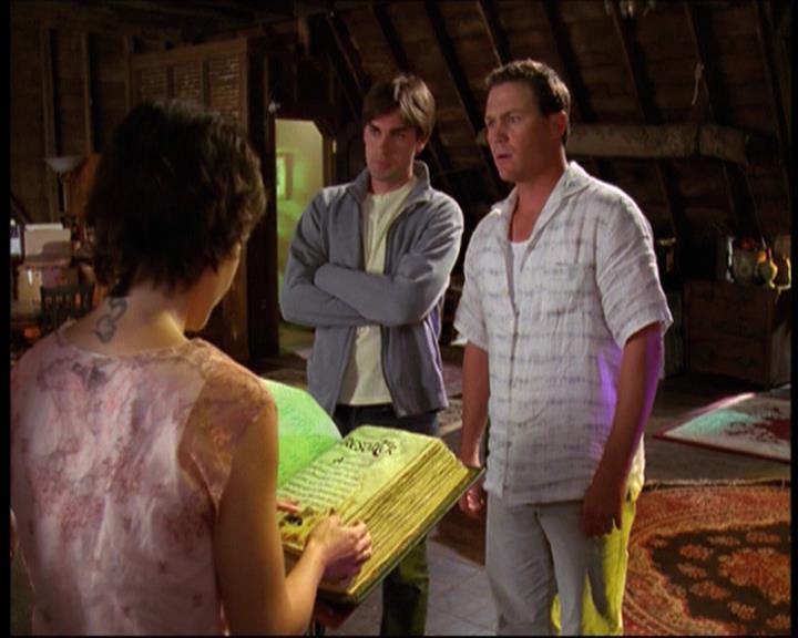 Charmed-Online-dot-net_623ItsABadBadBadBadWorldPart2-0944.jpg