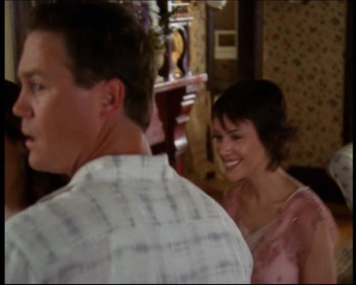 Charmed-Online-dot-net_623ItsABadBadBadBadWorldPart2-1074.jpg