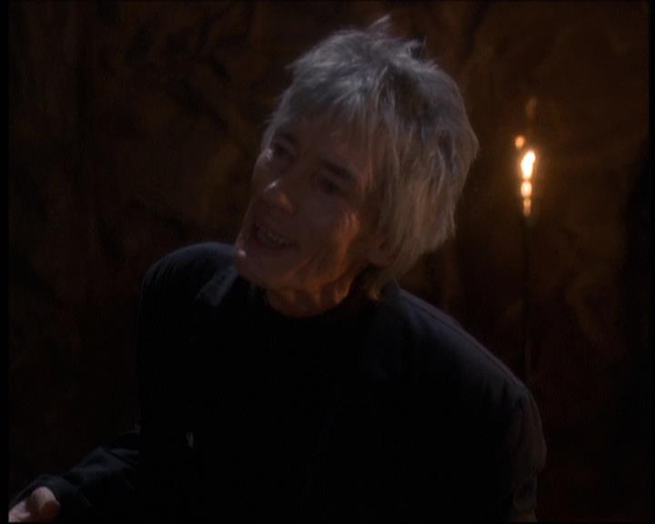 Charmed-Online-dot-net_623ItsABadBadBadBadWorldPart2-1461.jpg