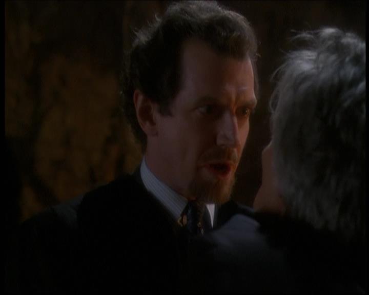 Charmed-Online-dot-net_623ItsABadBadBadBadWorldPart2-1498.jpg