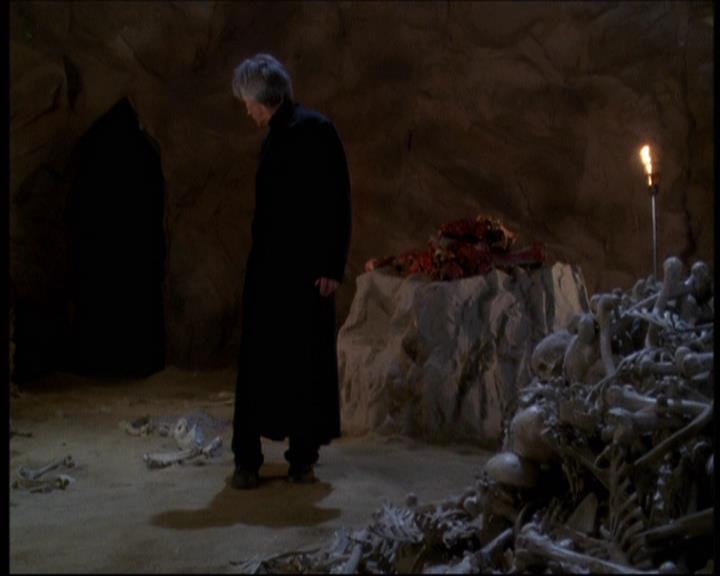 Charmed-Online-dot-net_623ItsABadBadBadBadWorldPart2-1780.jpg