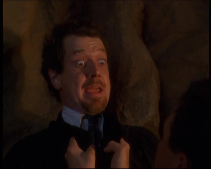 Charmed-Online-dot-net_623ItsABadBadBadBadWorldPart2-2040.jpg