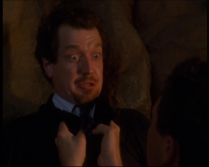 Charmed-Online-dot-net_623ItsABadBadBadBadWorldPart2-2042.jpg