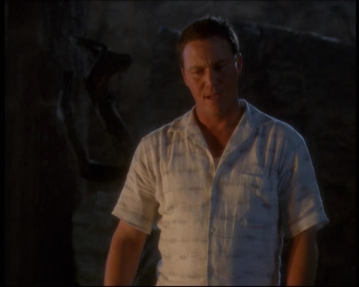 Charmed-Online-dot-net_623ItsABadBadBadBadWorldPart2-2056.jpg