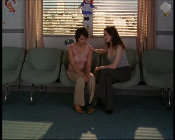 Charmed-Online-dot-net_623ItsABadBadBadBadWorldPart2-2089.jpg