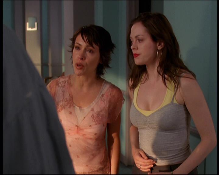 Charmed-Online-dot-net_623ItsABadBadBadBadWorldPart2-2127.jpg