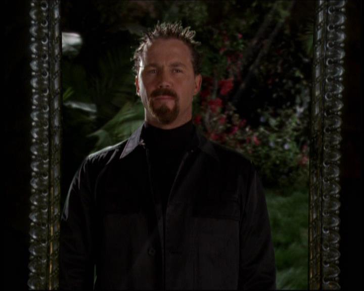Charmed-Online-dot-net_623ItsABadBadBadBadWorldPart2-2207.jpg