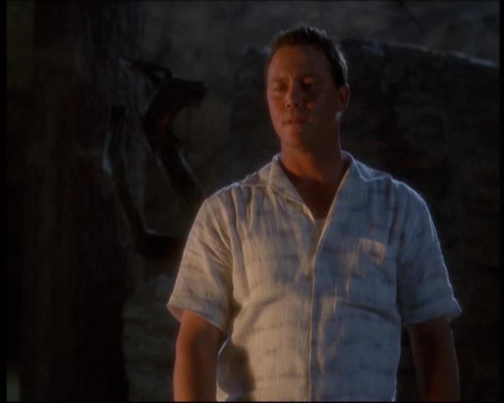 Charmed-Online-dot-net_623ItsABadBadBadBadWorldPart2-2211.jpg