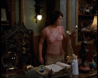 Charmed-Online-dot-net_623ItsABadBadBadBadWorldPart2-0771.jpg