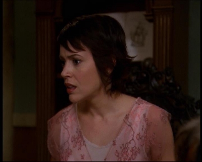 Charmed-Online-dot-net_623ItsABadBadBadBadWorldPart2-0781.jpg