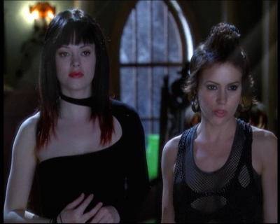 Charmed-Online-dot-net_623ItsABadBadBadBadWorldPart2-0796.jpg