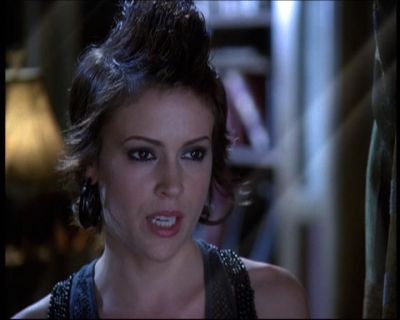 Charmed-Online-dot-net_623ItsABadBadBadBadWorldPart2-0803.jpg