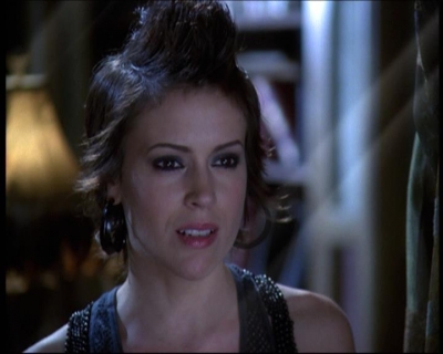 Charmed-Online-dot-net_623ItsABadBadBadBadWorldPart2-0813.jpg