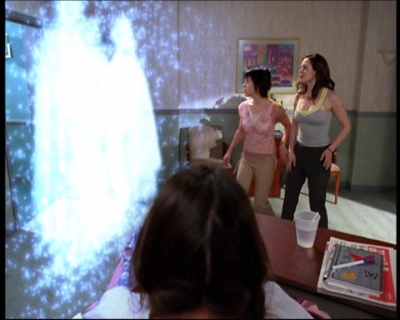 Charmed-Online-dot-net_623ItsABadBadBadBadWorldPart2-0895.jpg