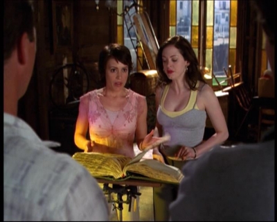 Charmed-Online-dot-net_623ItsABadBadBadBadWorldPart2-0942.jpg