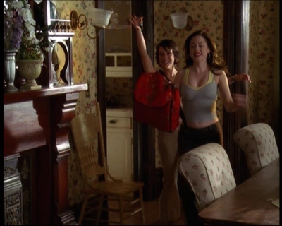 Charmed-Online-dot-net_623ItsABadBadBadBadWorldPart2-1045.jpg