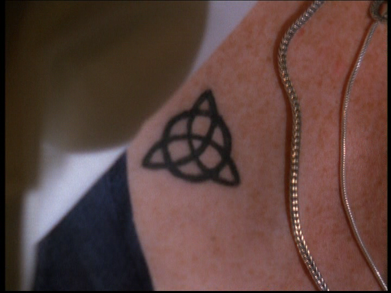 charmed-online_dot_net_OpeningCreditsS6-00012.png