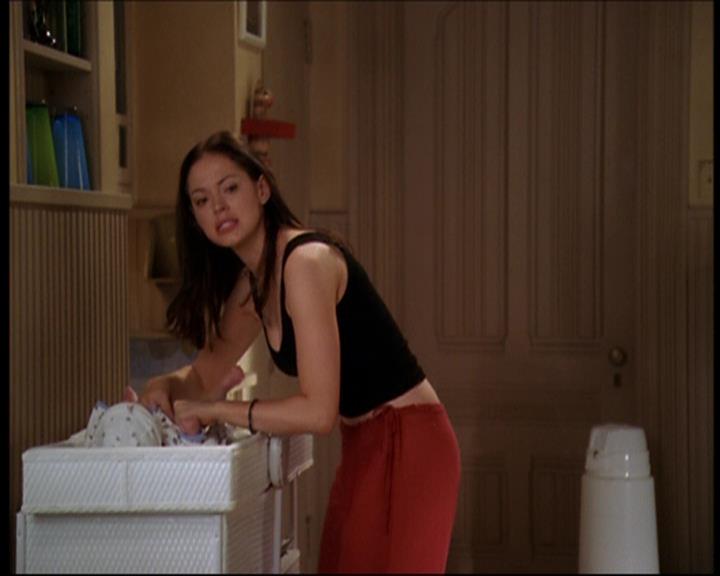 Charmed-Online_dot_net-7x01ACallToArms0013.jpg