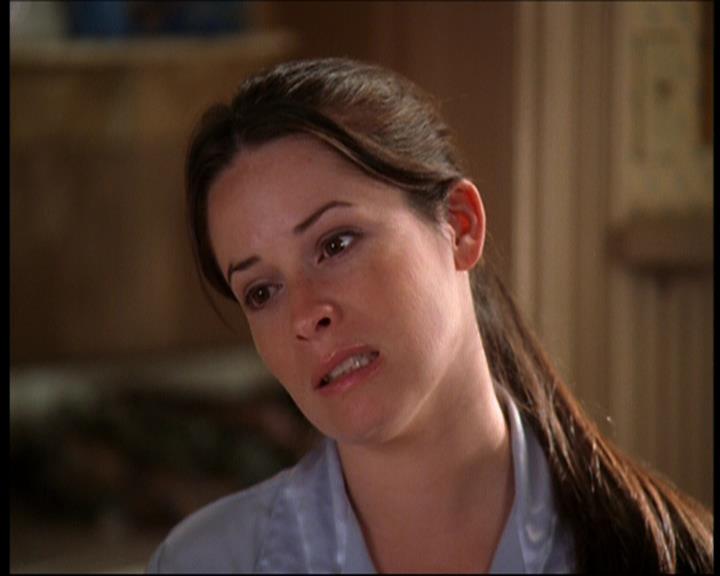 Charmed-Online_dot_net-7x01ACallToArms0040.jpg