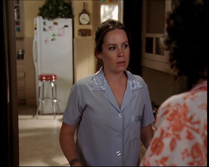 Charmed-Online_dot_net-7x01ACallToArms0101.jpg