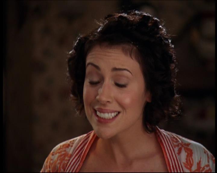 Charmed-Online_dot_net-7x01ACallToArms0105.jpg