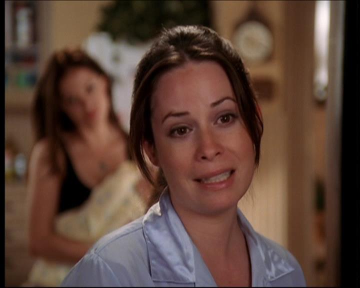 Charmed-Online_dot_net-7x01ACallToArms0122.jpg