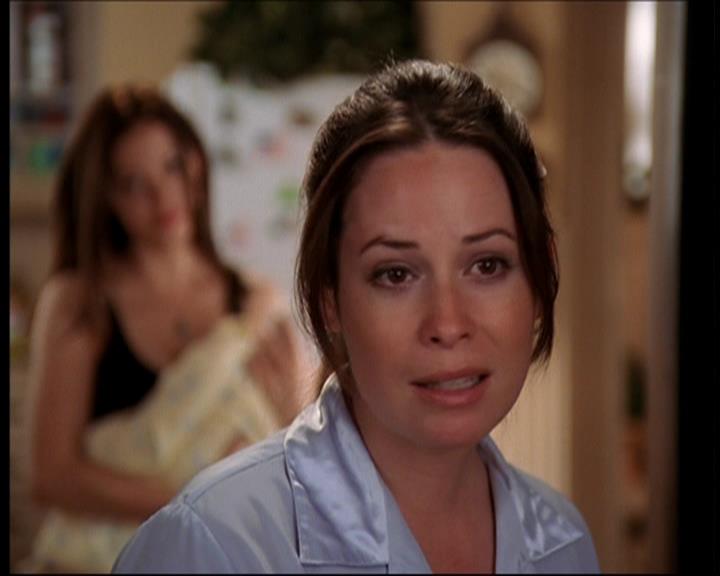 Charmed-Online_dot_net-7x01ACallToArms0123.jpg