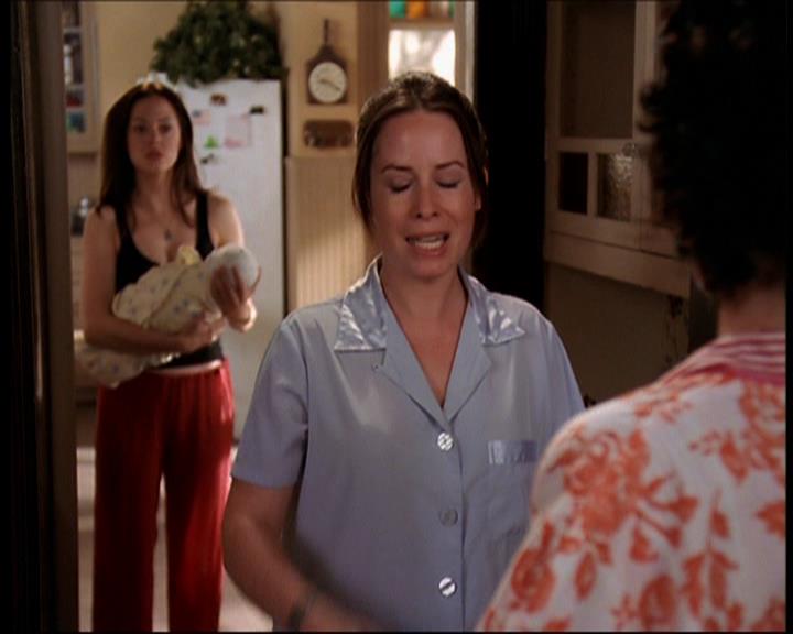 Charmed-Online_dot_net-7x01ACallToArms0125.jpg