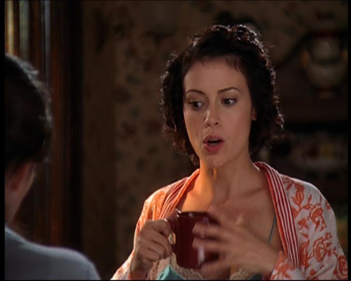 Charmed-Online_dot_net-7x01ACallToArms0131.jpg