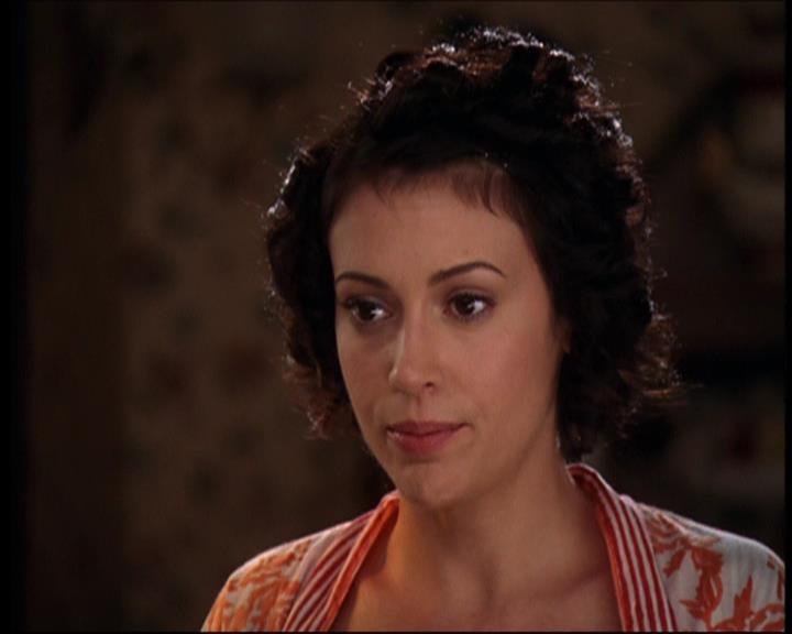 Charmed-Online_dot_net-7x01ACallToArms0136.jpg