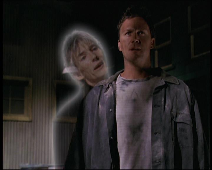 Charmed-Online_dot_net-7x01ACallToArms0155.jpg