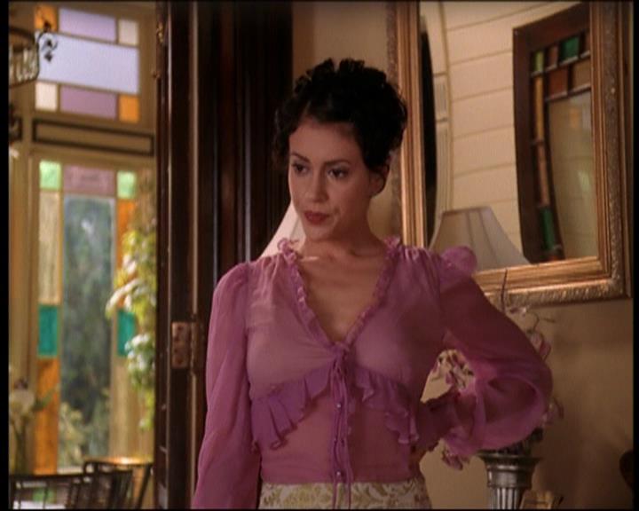 Charmed-Online_dot_net-7x01ACallToArms0340.jpg