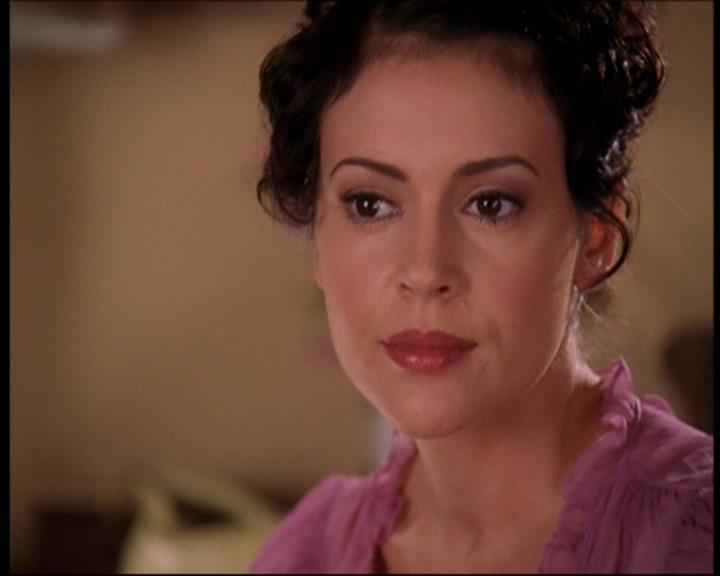 Charmed-Online_dot_net-7x01ACallToArms0407.jpg