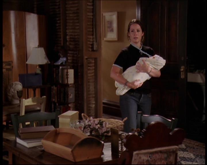 Charmed-Online_dot_net-7x01ACallToArms0522.jpg