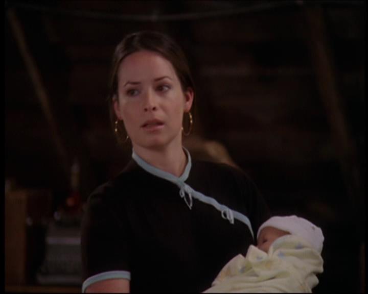 Charmed-Online_dot_net-7x01ACallToArms0528.jpg